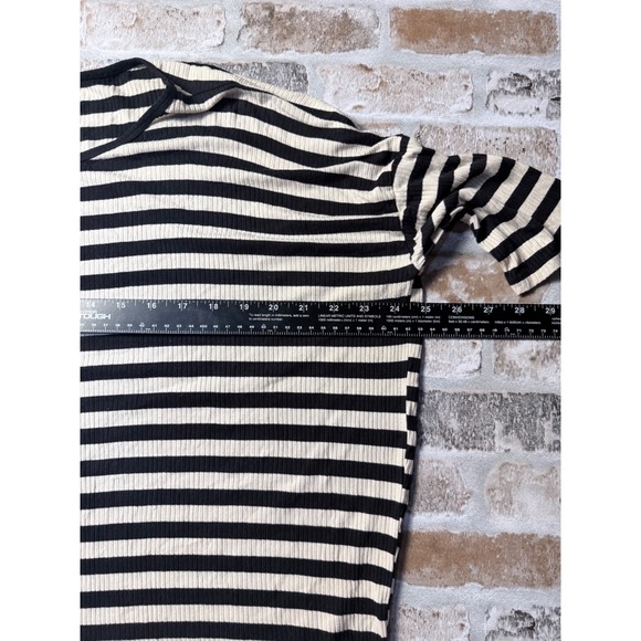 LuLaRoe Striped Tunic Top Womens Medium Black White Ribbed High Low Short Sleeve - Picture 3 of 7